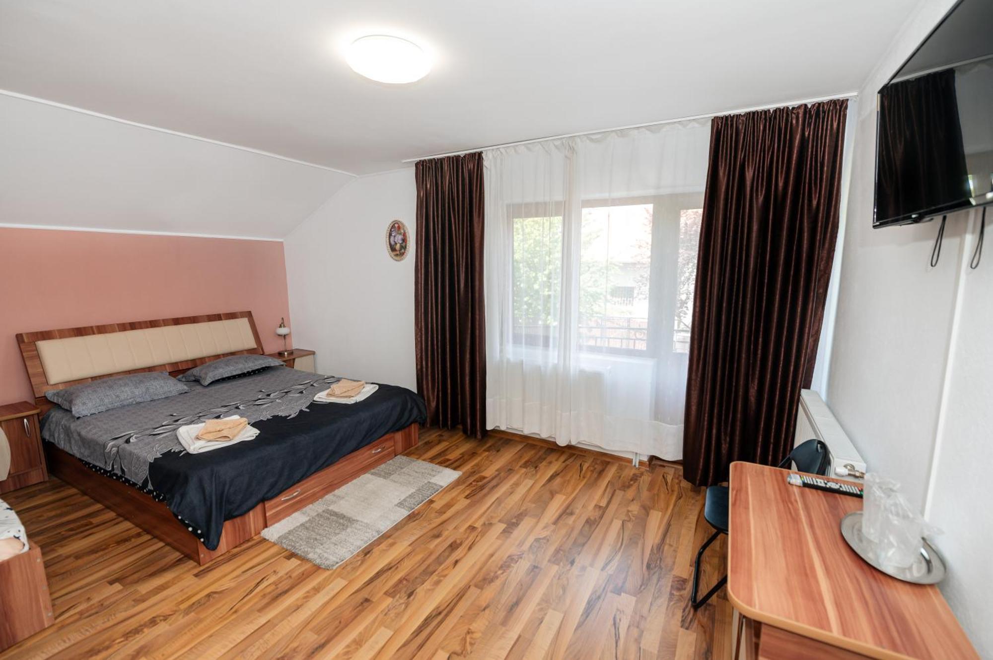 Hotel Casa Alex Călimăneşti Zewnętrze zdjęcie
