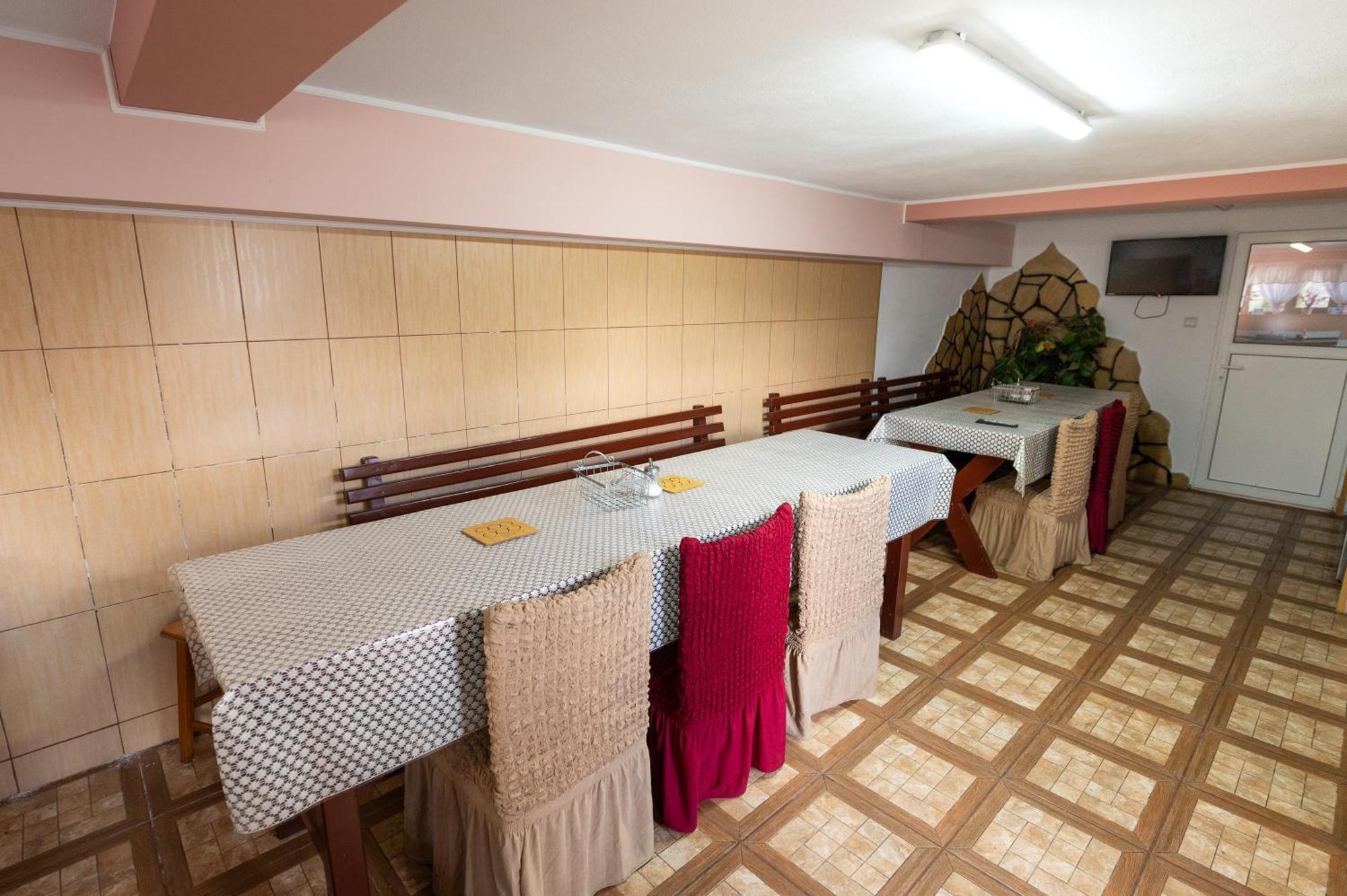 Hotel Casa Alex Călimăneşti Zewnętrze zdjęcie